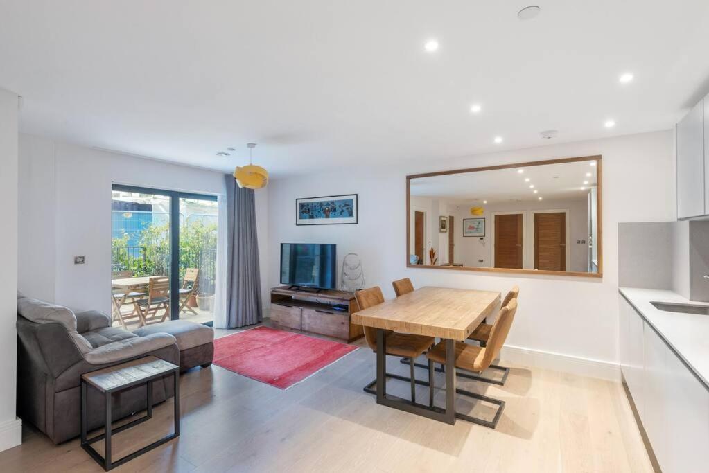 Stylish 2 Bed 2 Bath In Highgate & Free Parking Daire Londra Dış mekan fotoğraf