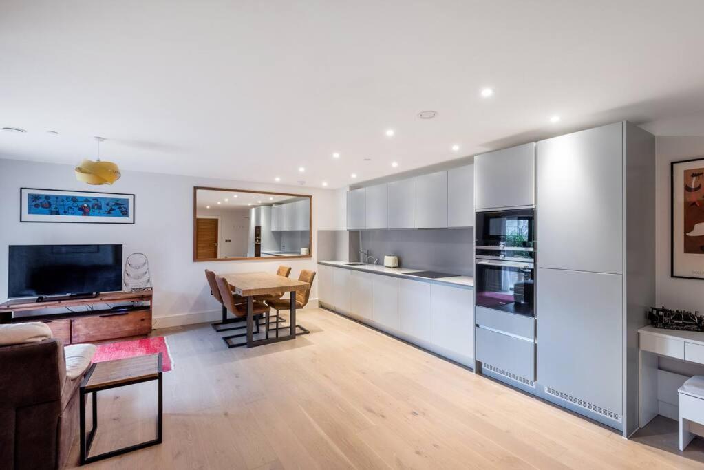 Stylish 2 Bed 2 Bath In Highgate & Free Parking Daire Londra Dış mekan fotoğraf