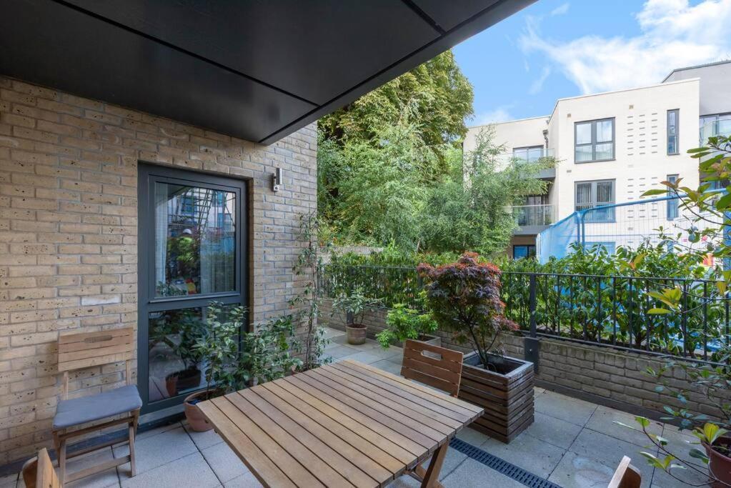 Stylish 2 Bed 2 Bath In Highgate & Free Parking Daire Londra Dış mekan fotoğraf